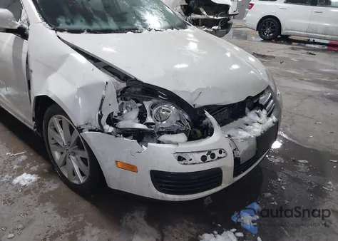 2010 Volkswagen Jetta Wolfsburg Edition из США, поврежденный, VIN 3VWRA7AJ1AM081977